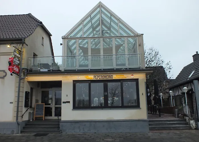 Pension Riverside In Leverkusen Hitdorf Am Rhein - Zentral An Der A1 Und 59